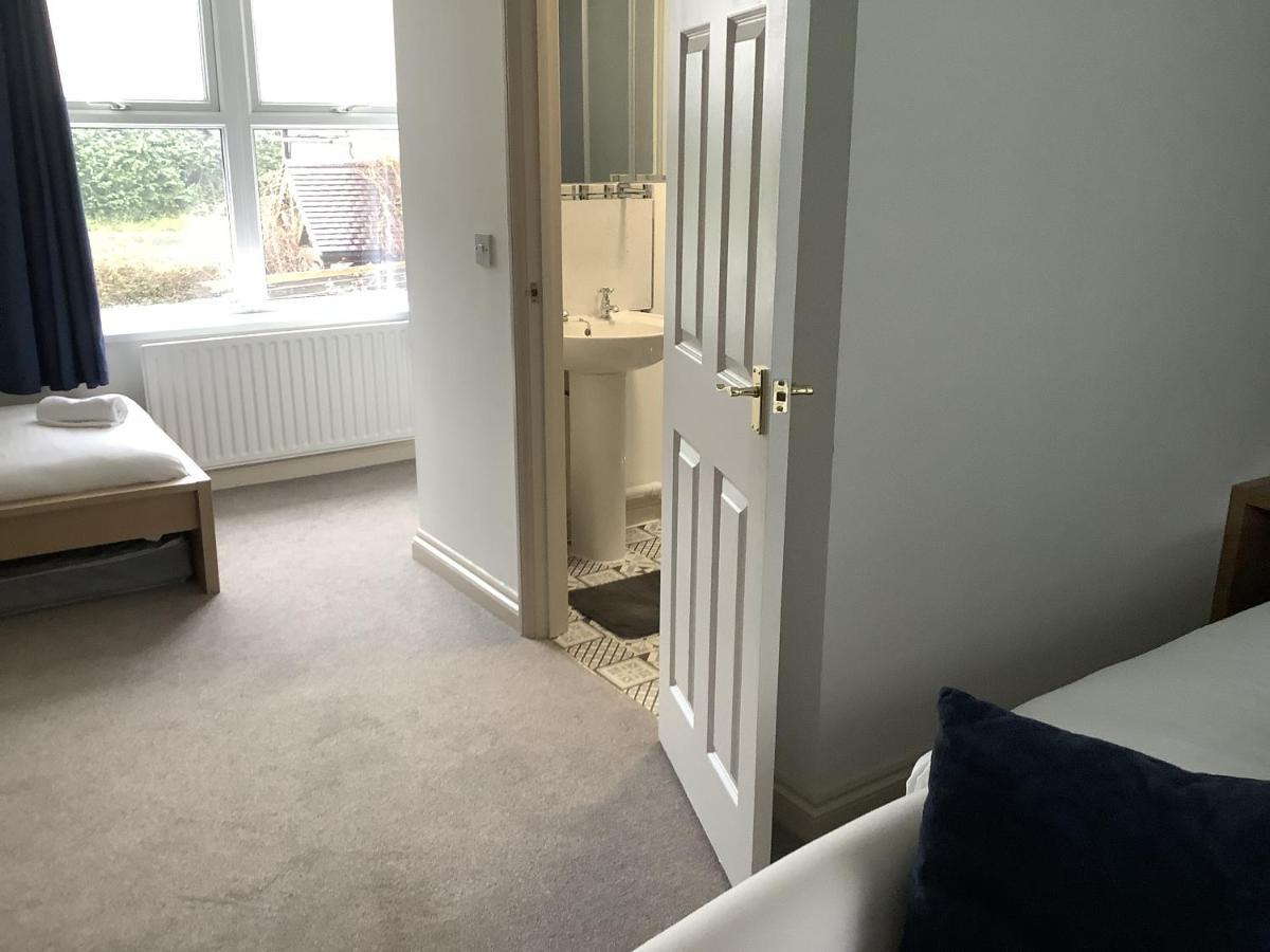Bolingbroke Arms & Hotel Swindon Room photo